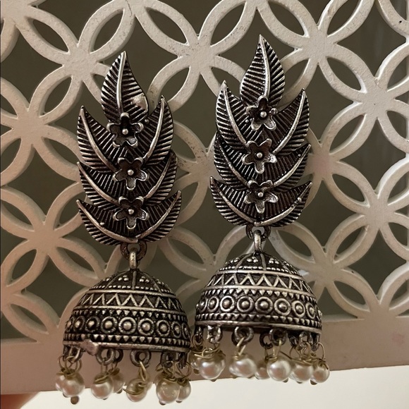 Oxidized black metal ear rings / indian jhumkas - Picture 3 of 4